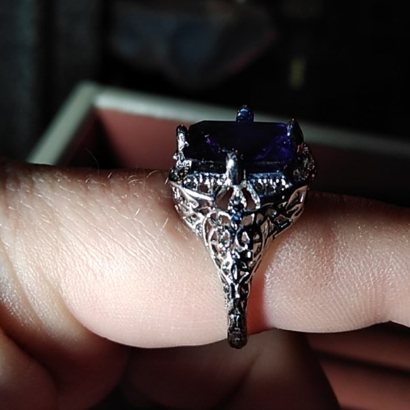 Ring - Picture 3 of 4